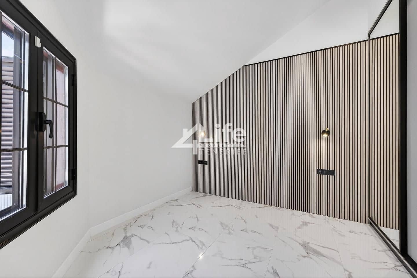 1 chambre Appartement à vendre à Costa Adeje avec piscine - 320 000 € (Ref: 9861249)