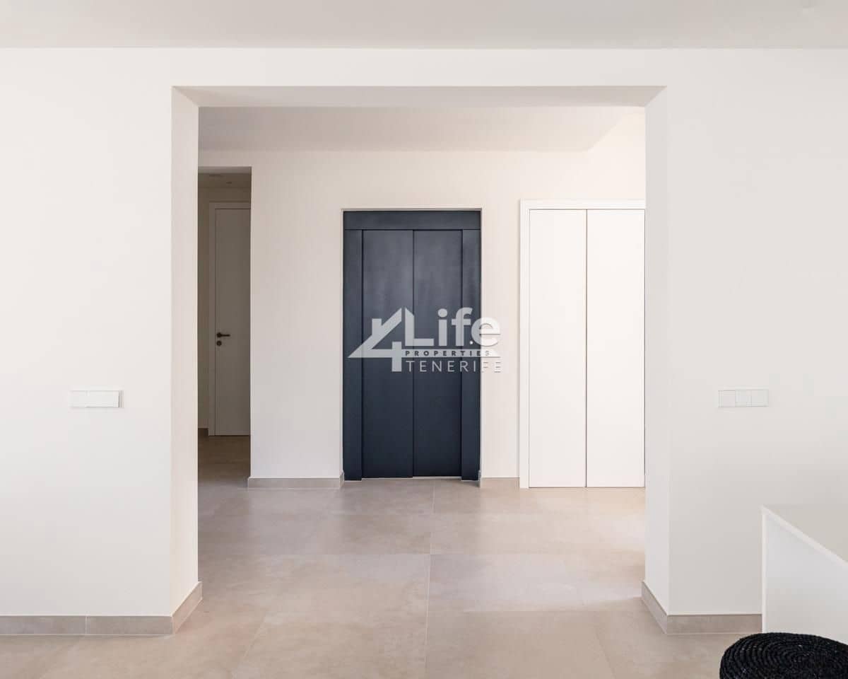 3 soverom Villa til salgs i Costa Adeje med svømmebasseng garasje - € 2 315 500 (Ref: 9861250)