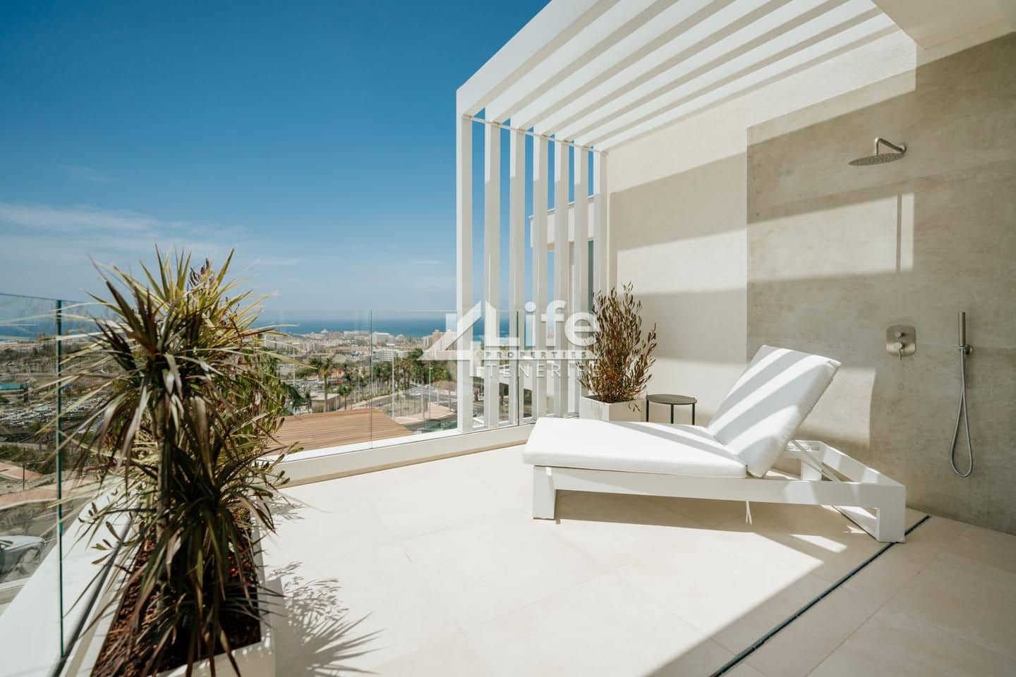 3 soverom Villa til salgs i Costa Adeje med svømmebasseng garasje - € 2 315 500 (Ref: 9861250)