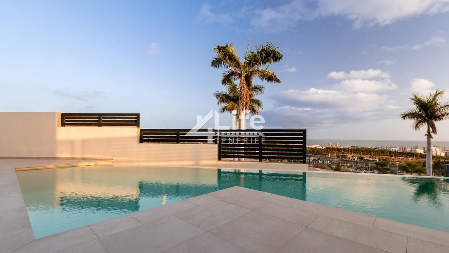 3 soverom Villa til salgs i Costa Adeje med svømmebasseng garasje - € 1 950 000 (Ref: 9861251)