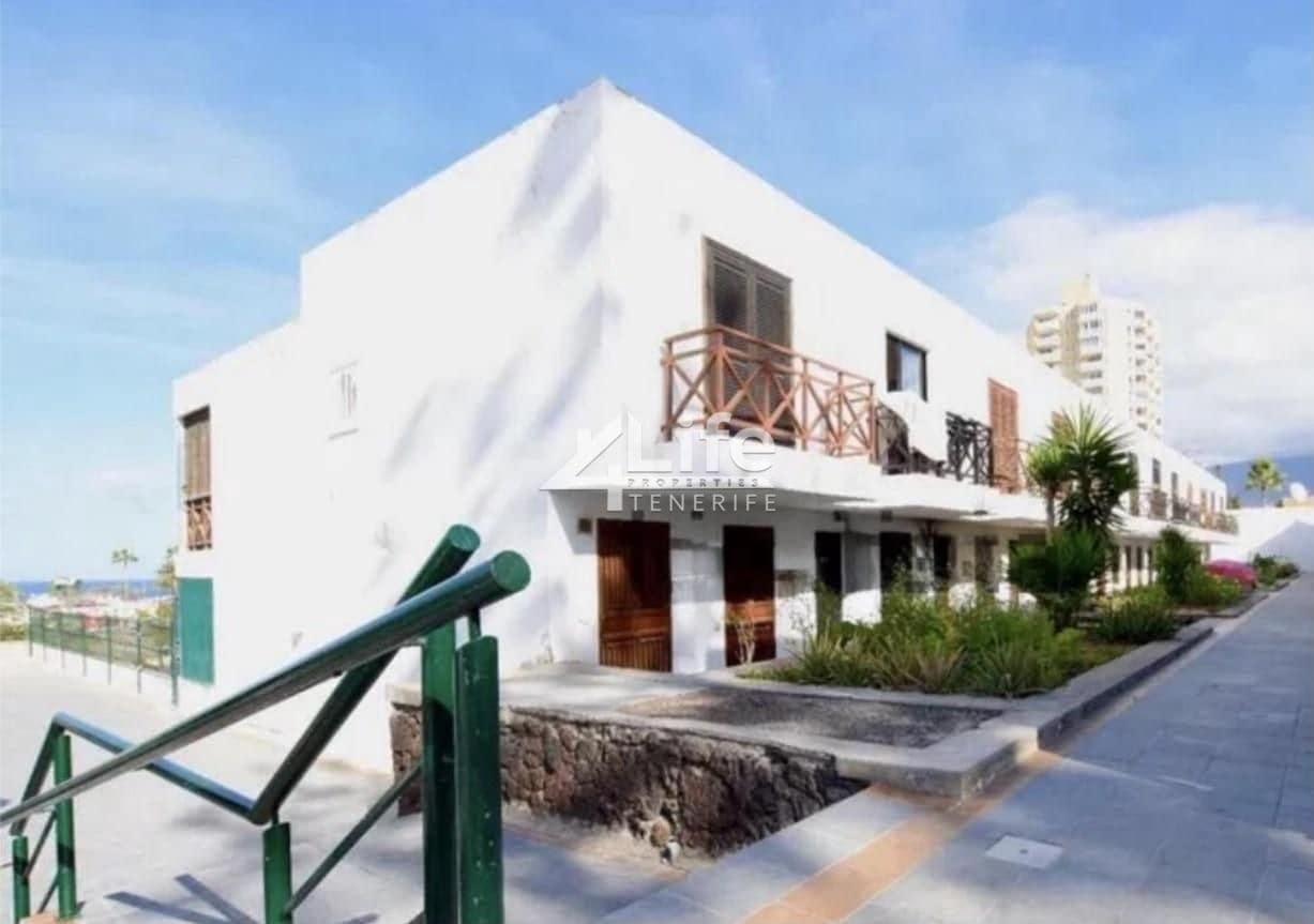 2 soveværelse Lejlighed til salg i Playa de las Americas med swimmingpool - € 415.000 (Ref: 9891192)