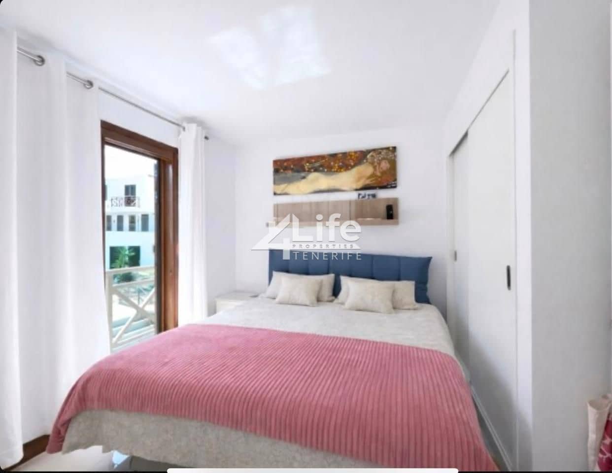 2 soveværelse Lejlighed til salg i Playa de las Americas med swimmingpool - € 415.000 (Ref: 9891192)