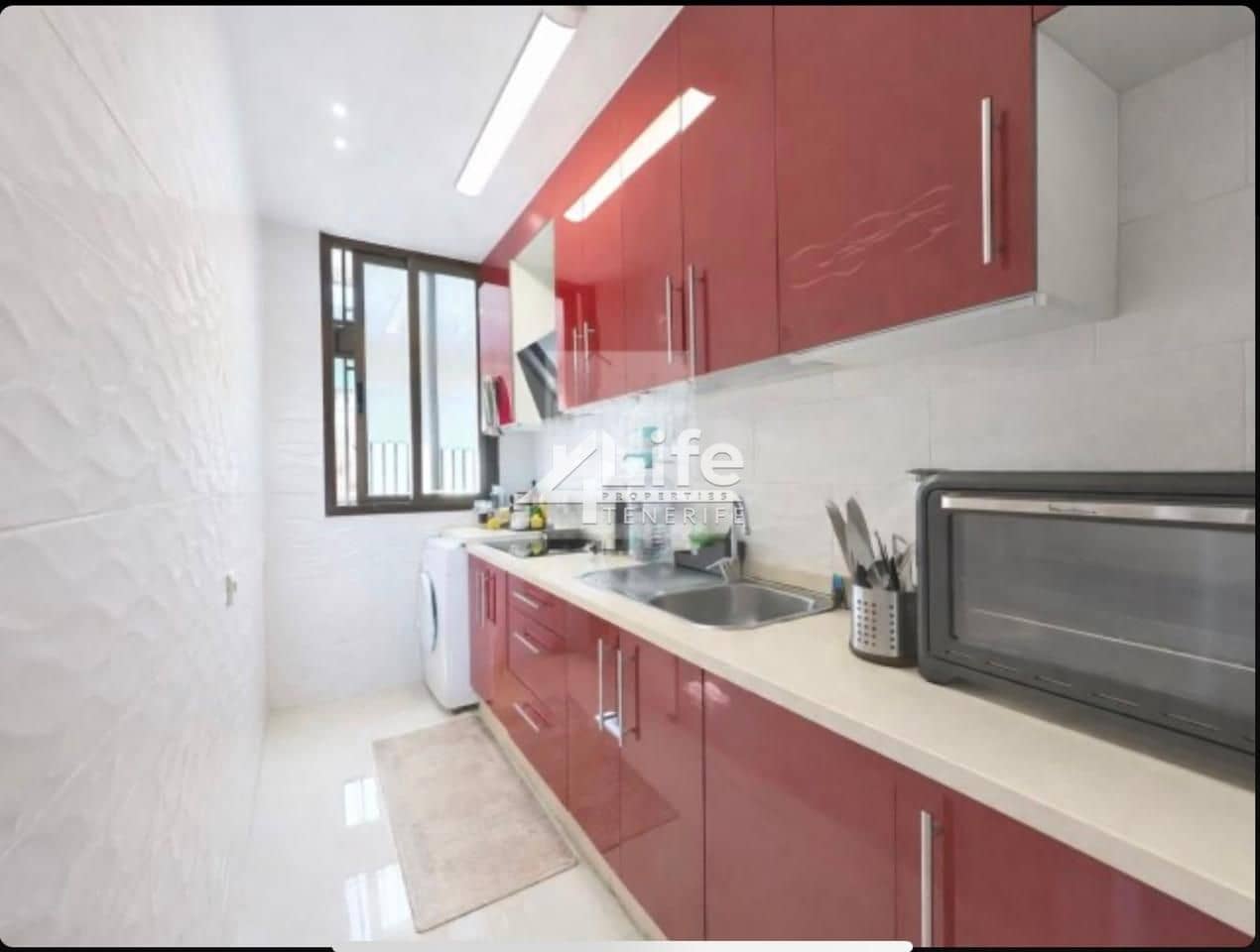 2 soveværelse Lejlighed til salg i Playa de las Americas med swimmingpool - € 415.000 (Ref: 9891192)