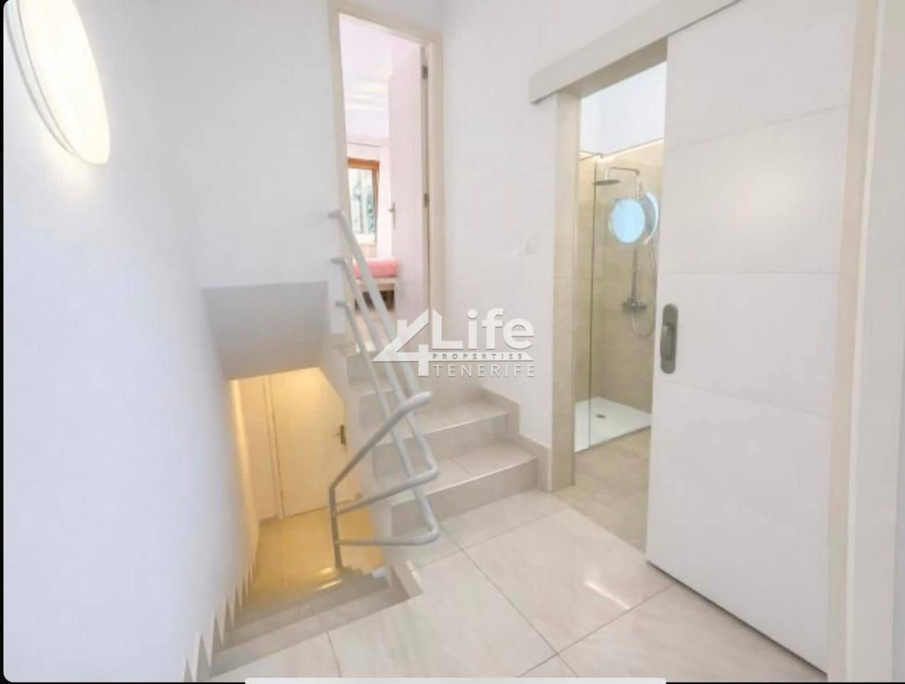 2 soveværelse Lejlighed til salg i Playa de las Americas med swimmingpool - € 415.000 (Ref: 9891192)