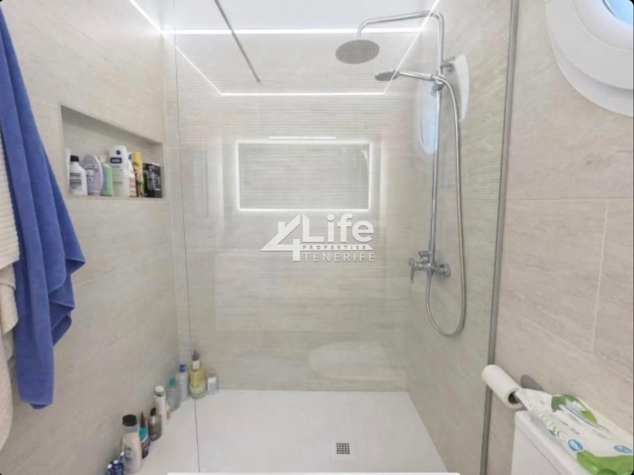 2 soveværelse Lejlighed til salg i Playa de las Americas med swimmingpool - € 415.000 (Ref: 9891192)
