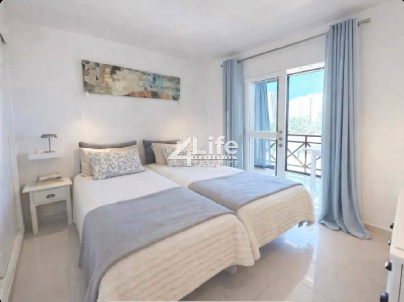 2 soveværelse Lejlighed til salg i Playa de las Americas med swimmingpool - € 415.000 (Ref: 9891192)