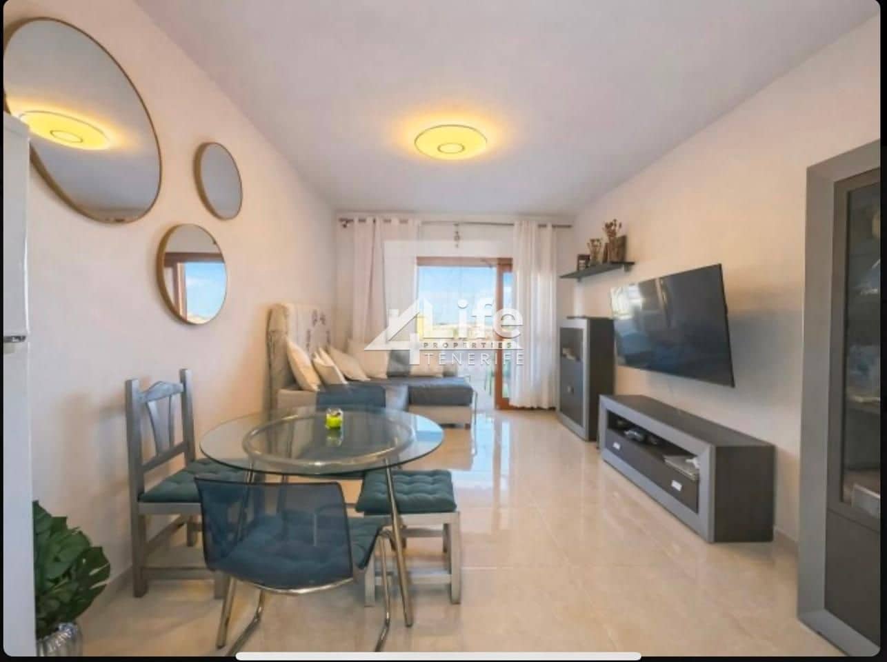2 soveværelse Lejlighed til salg i Playa de las Americas med swimmingpool - € 415.000 (Ref: 9891192)