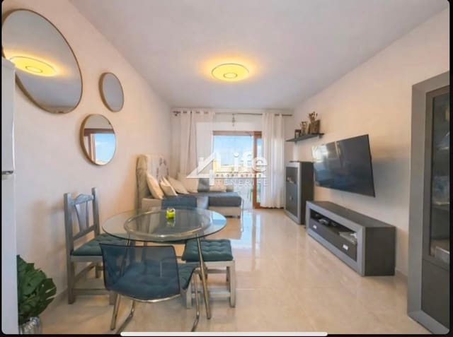 2 soveværelse Lejlighed til salg i Playa de las Americas, Arona med swimmingpool - € 415.000 (Ref: 9891192)