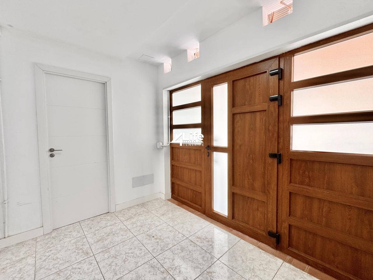 1 sovrum Företag till salu i Playa del Duque - 750 000 € (Ref: 9893080)