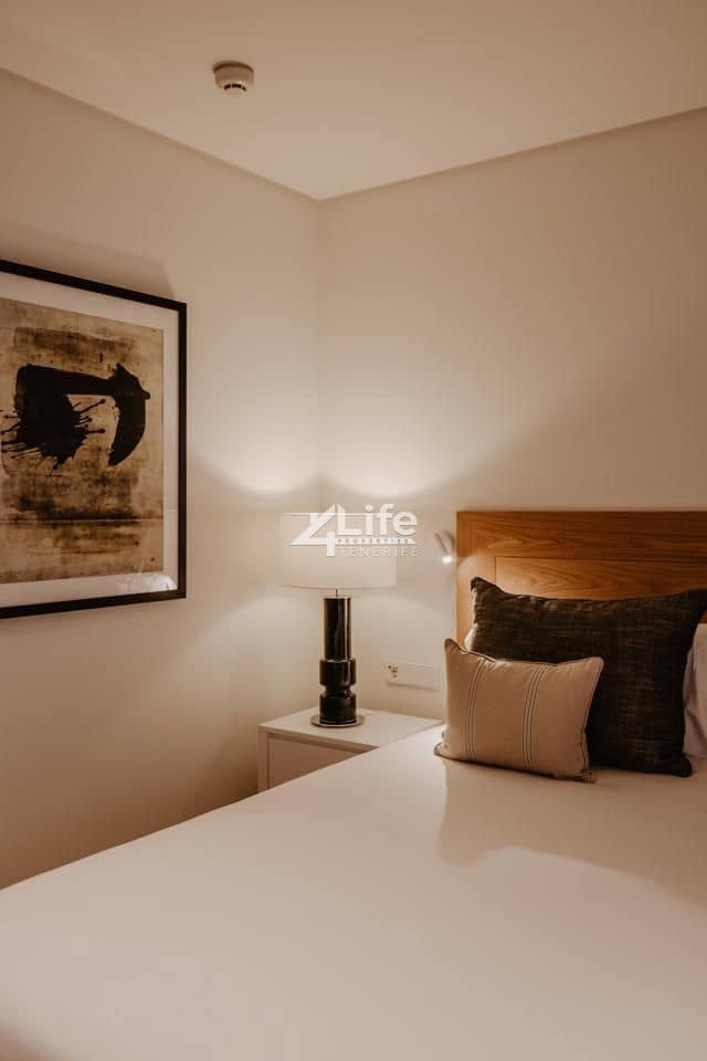 3 Zimmer Wohnung zu verkaufen in Adeje mit Pool Garage - 1.600.000 € (Ref: 9897402)