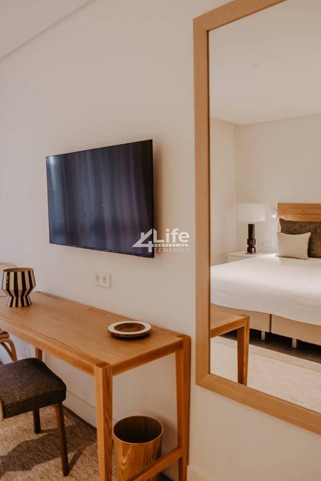 3 Zimmer Wohnung zu verkaufen in Adeje mit Pool Garage - 1.600.000 € (Ref: 9897402)