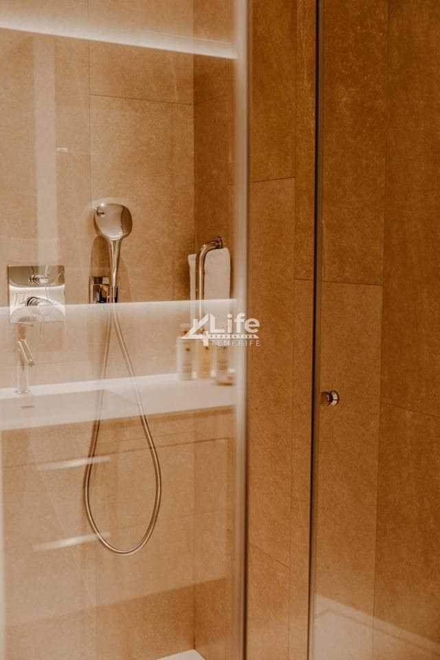 3 Zimmer Wohnung zu verkaufen in Adeje mit Pool Garage - 1.600.000 € (Ref: 9897402)