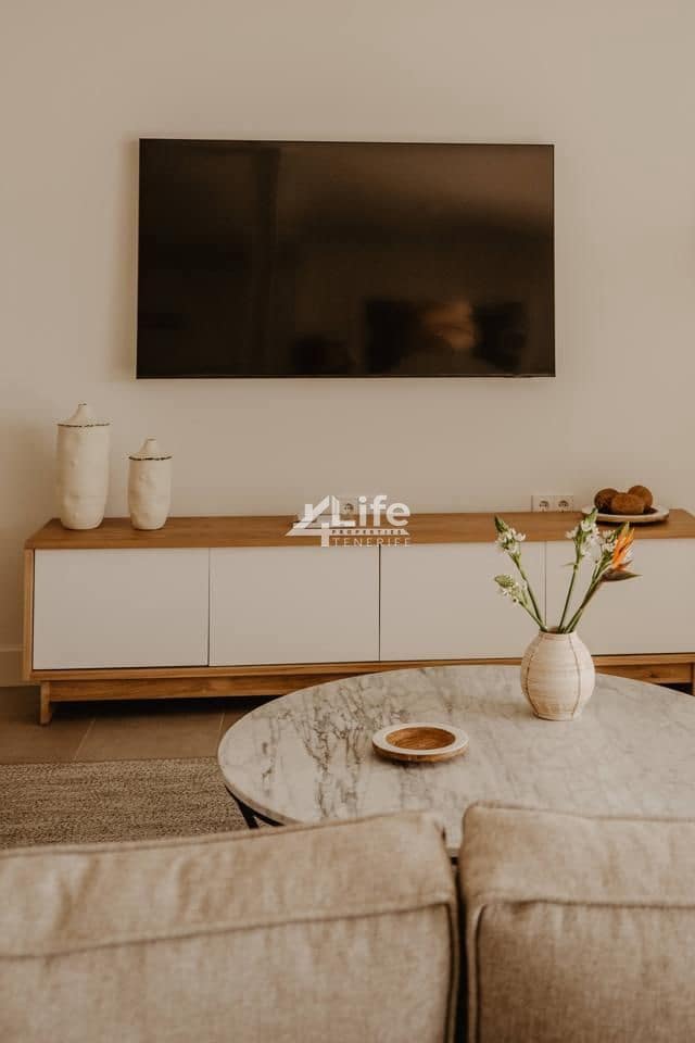 3 Zimmer Wohnung zu verkaufen in Adeje mit Pool Garage - 1.600.000 € (Ref: 9897402)