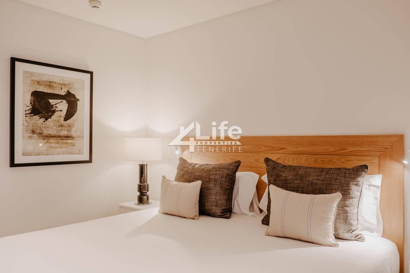 3 Zimmer Wohnung zu verkaufen in Adeje mit Pool Garage - 1.600.000 € (Ref: 9897402)