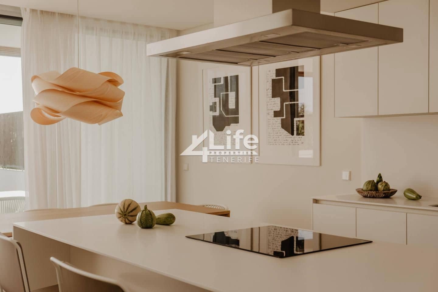 3 Zimmer Wohnung zu verkaufen in Adeje mit Pool Garage - 1.600.000 € (Ref: 9897402)