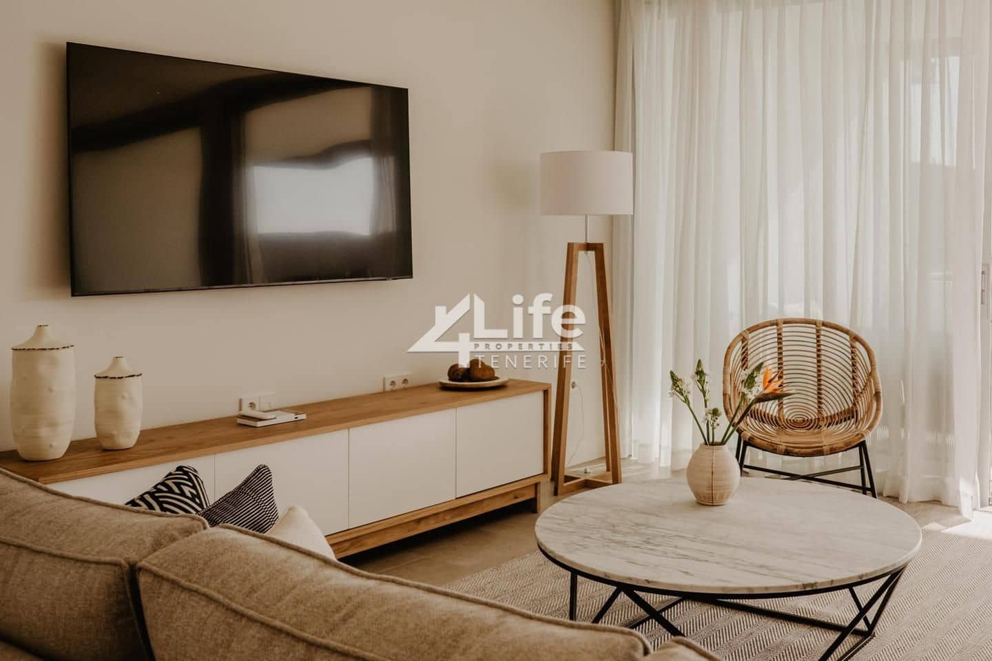 3 Zimmer Wohnung zu verkaufen in Adeje mit Pool Garage - 1.600.000 € (Ref: 9897402)
