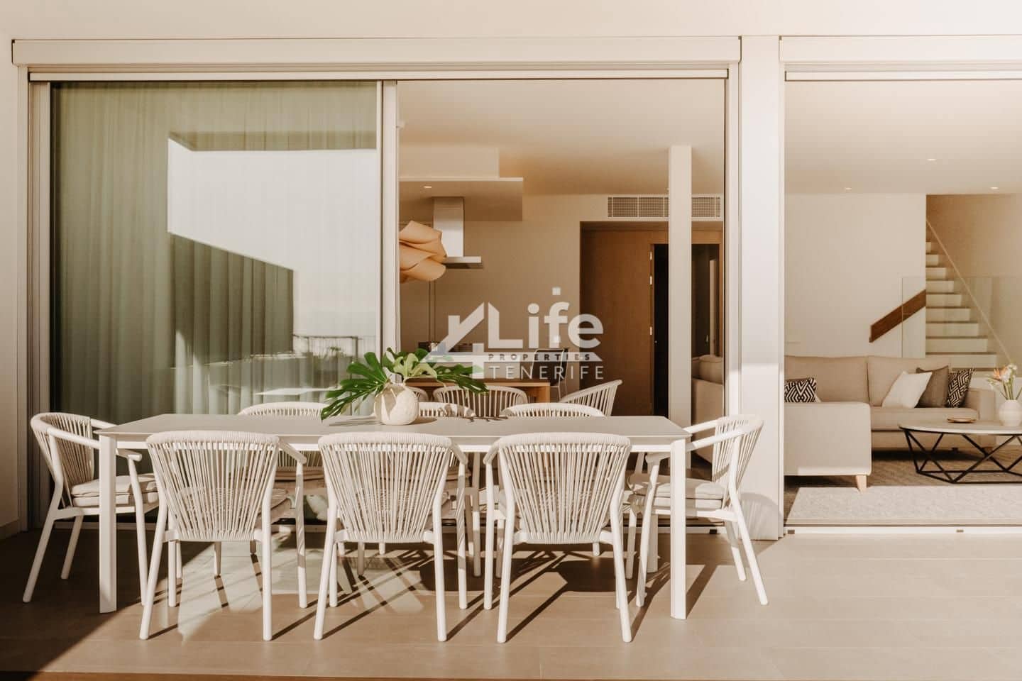 3 Zimmer Wohnung zu verkaufen in Adeje mit Pool Garage - 1.600.000 € (Ref: 9897402)