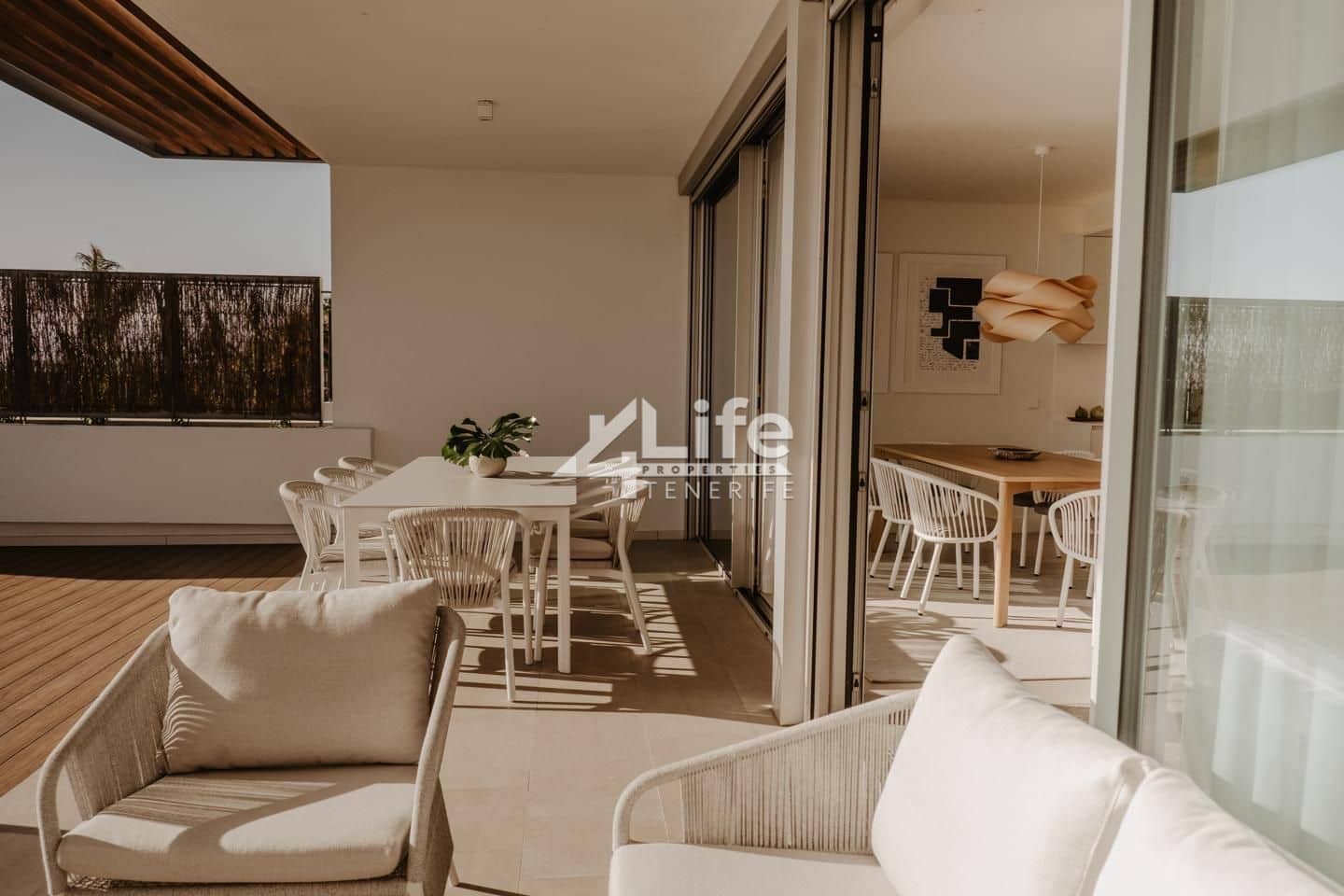 3 Zimmer Wohnung zu verkaufen in Adeje mit Pool Garage - 1.600.000 € (Ref: 9897402)