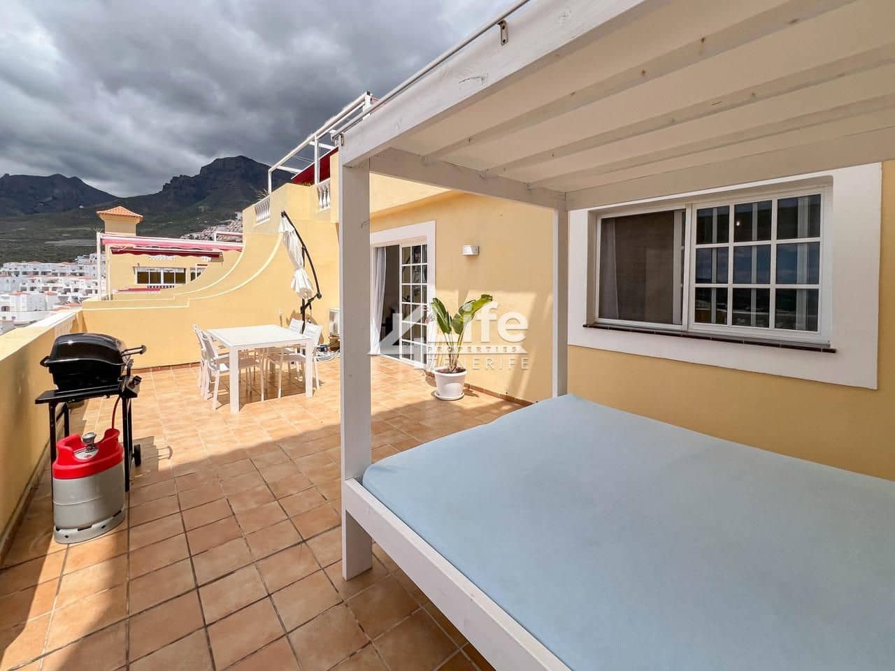 2 soverom Leilighet til salgs i Costa Adeje med svømmebasseng - € 435 000 (Ref: 9899811)