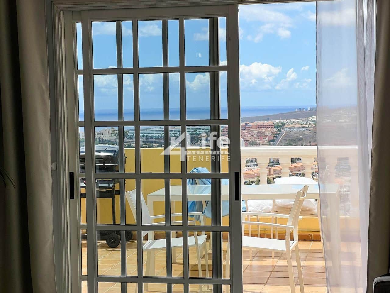 2 soverom Leilighet til salgs i Costa Adeje med svømmebasseng - € 435 000 (Ref: 9899811)
