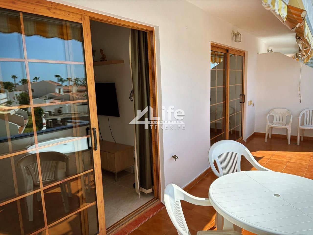 2 bedroom Flat for sale in Costa Adeje with pool - € 395,000 (Ref: 9899812)