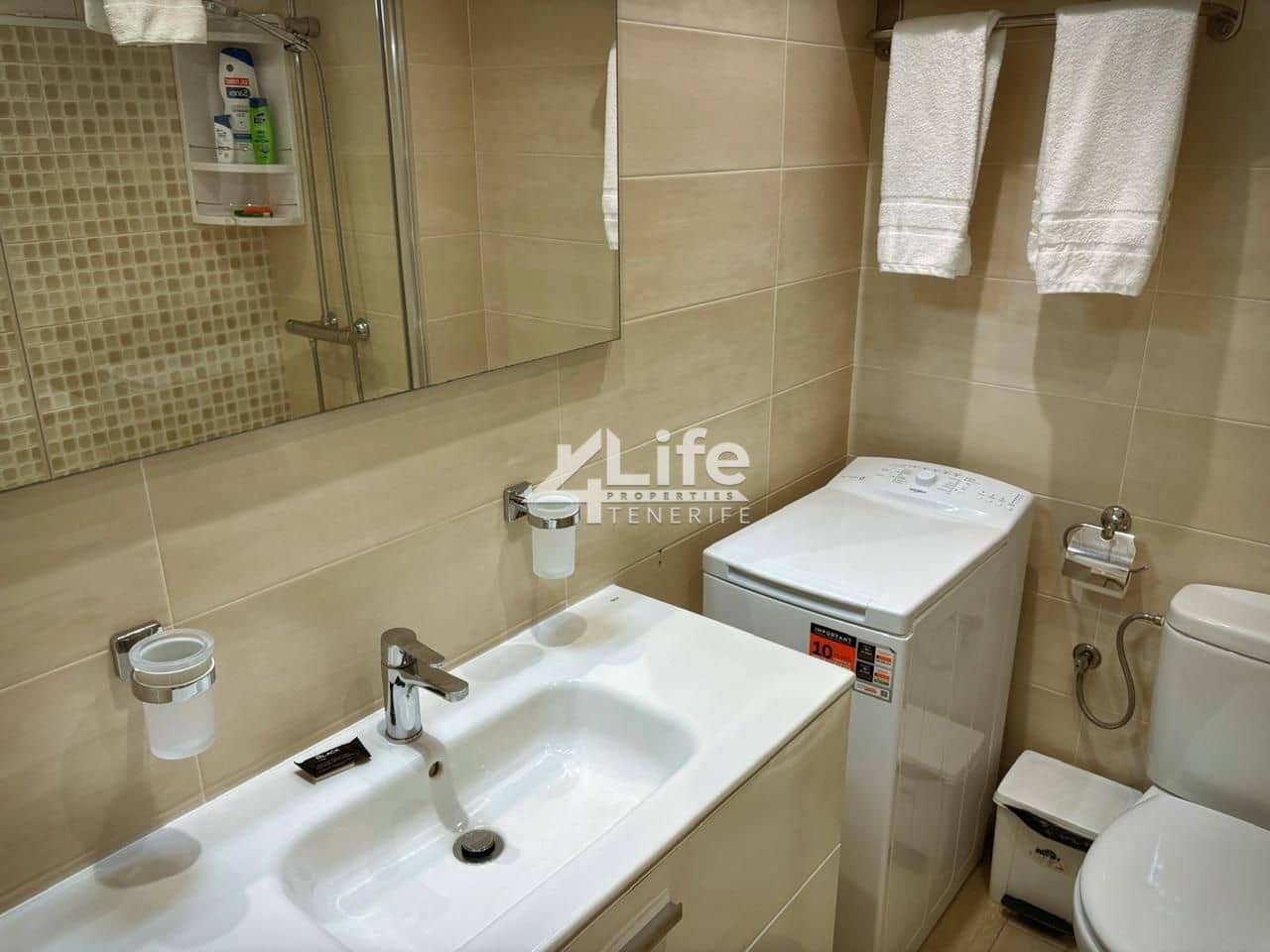 2 bedroom Flat for sale in Costa Adeje with pool - € 395,000 (Ref: 9899812)