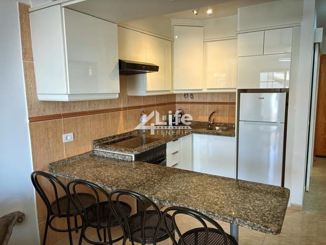 2 makuuhuone Asunto myytävänä paikassa San Eugenio Bajo, Adeje mukana uima-altaan - 395 000 € (Ref: 9899812)