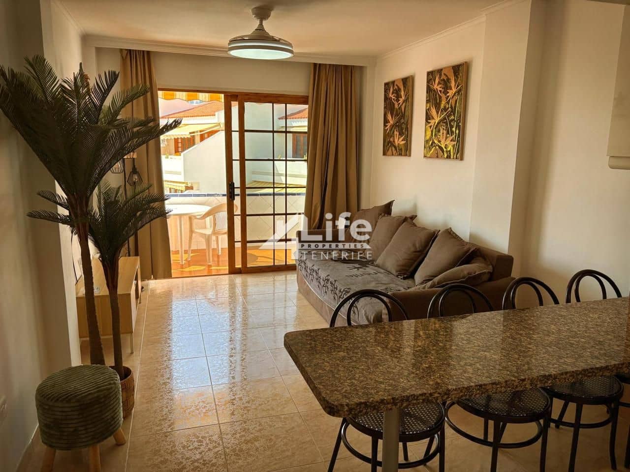 2 bedroom Flat for sale in Costa Adeje with pool - € 395,000 (Ref: 9899812)