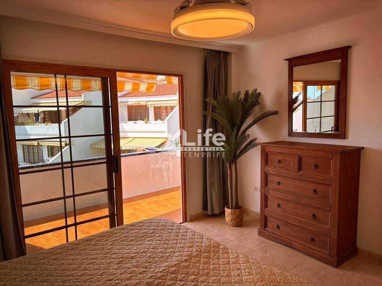 2 bedroom Flat for sale in Costa Adeje with pool - € 395,000 (Ref: 9899812)