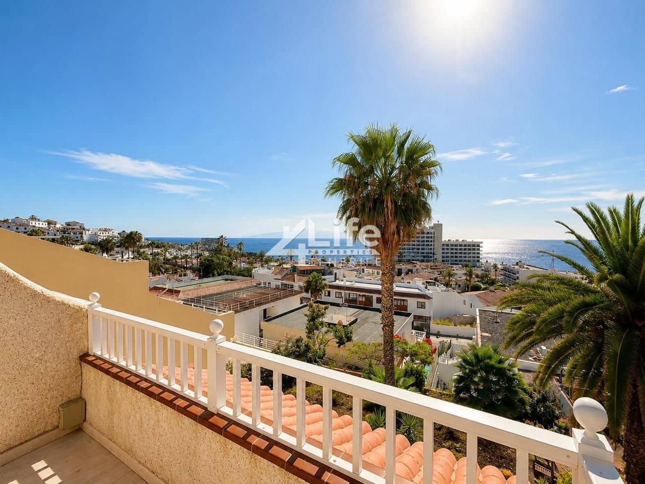 1 bedroom Flat for sale in Los Gigantes - € 235,000 (Ref: 9909742)