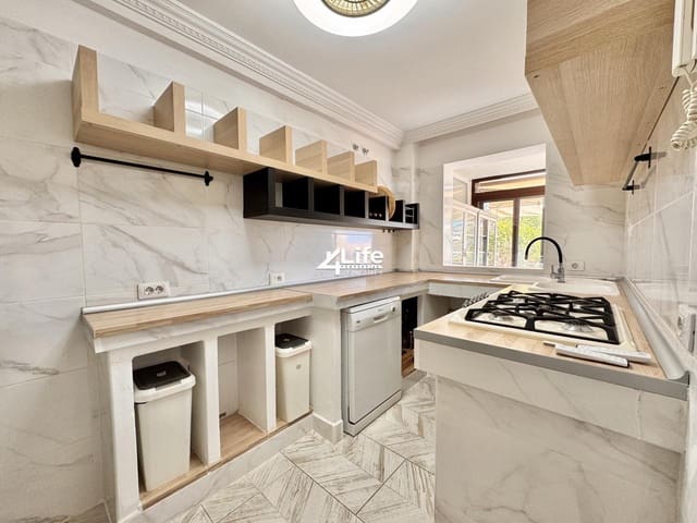 3 bedroom Villa for sale in El Madroñal, Adeje with garage - € 390,000 (Ref: 9918772)