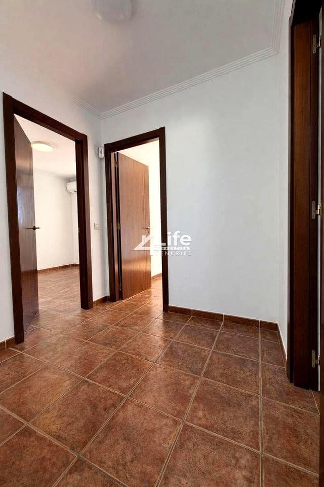4 sypialnia Willa na sprzedaż w Granadilla de Abona z basenem garażem - 545 000 € (Ref: 9950744)