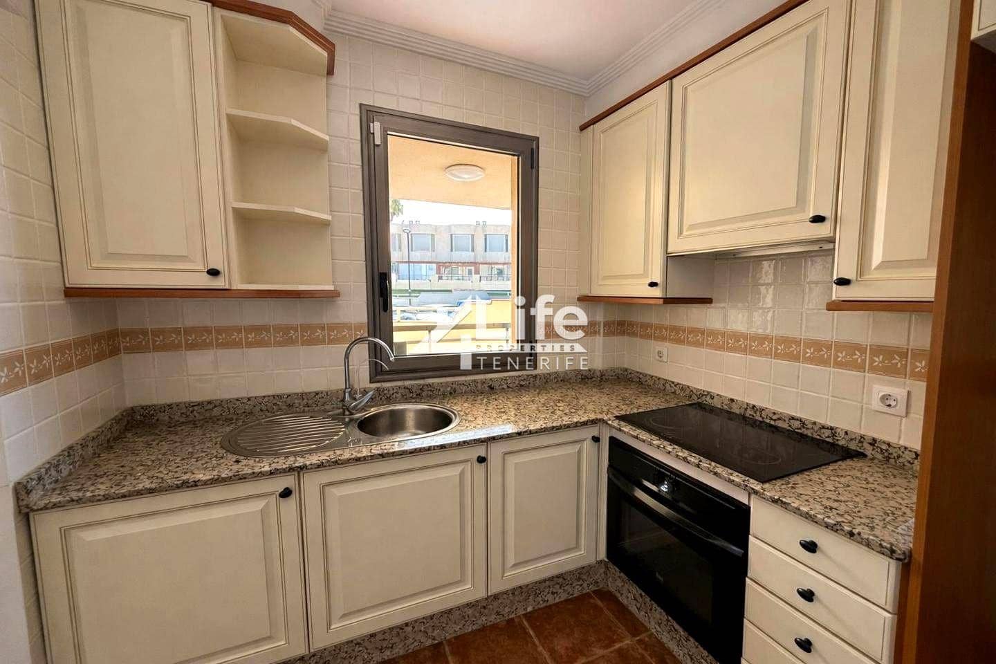 4 sypialnia Willa na sprzedaż w Granadilla de Abona z basenem garażem - 545 000 € (Ref: 9950744)