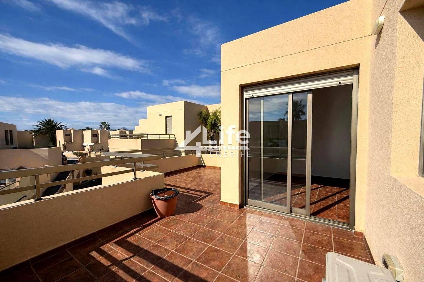 4 sypialnia Willa na sprzedaż w Granadilla de Abona z basenem garażem - 545 000 € (Ref: 9950744)