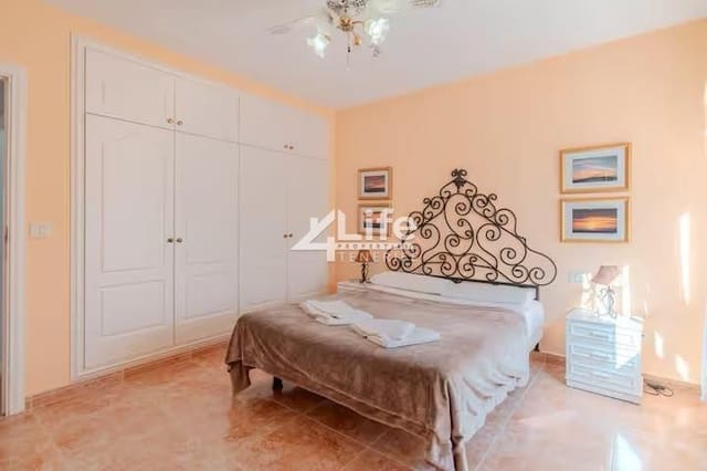 Piso de 2 habitaciones en Torviscas Centro y Alto, Adeje en alquiler - 2.150 € (Ref: 9979223)