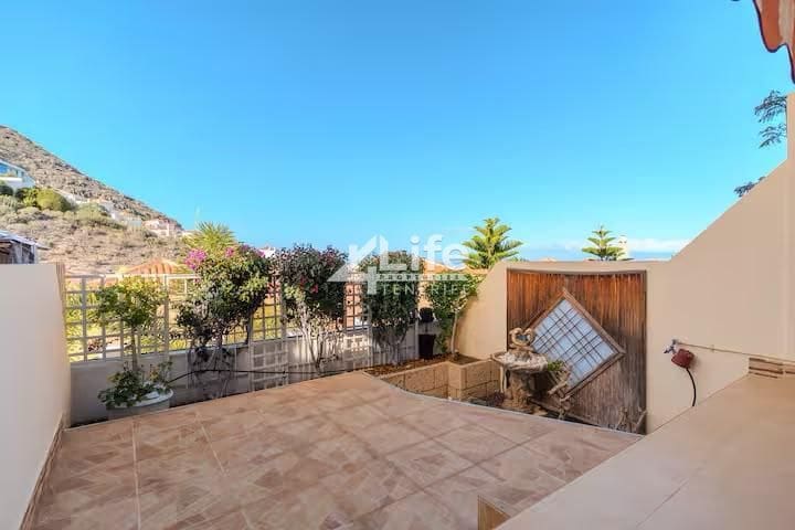 Piso de 2 habitaciones en Costa Adeje en alquiler con piscina garaje - 2.500 € (Ref: 9979223)