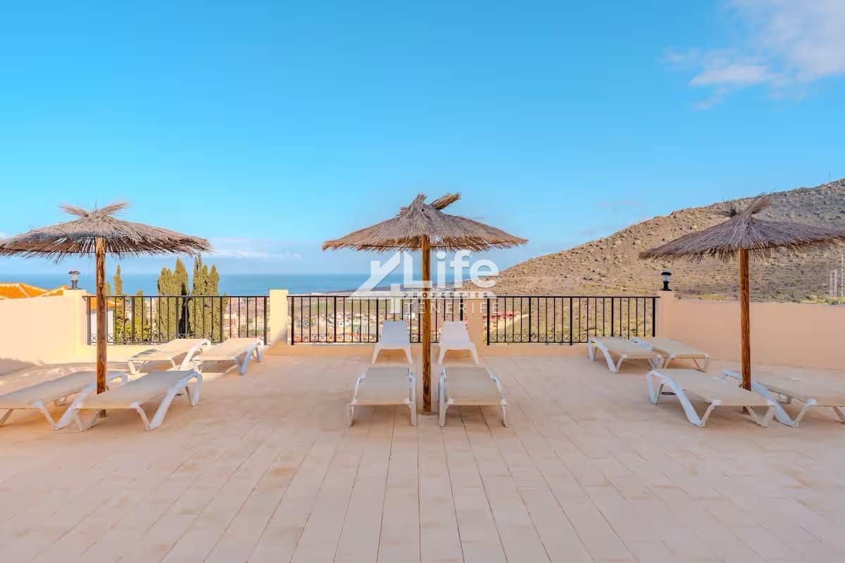 Piso de 2 habitaciones en Costa Adeje en alquiler con piscina garaje - 2.500 € (Ref: 9979223)
