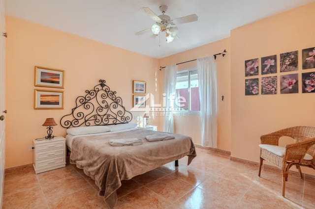 Piso de 2 habitaciones en Torviscas Centro y Alto, Adeje en alquiler - 2.150 € (Ref: 9979223)