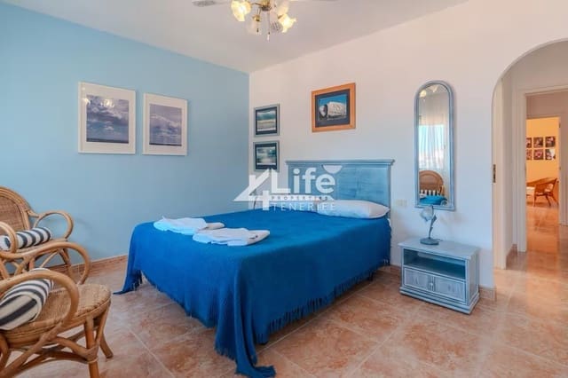 Piso de 2 habitaciones en Torviscas Centro y Alto, Adeje en alquiler - 2.150 € (Ref: 9979223)