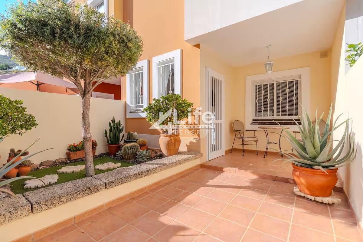 Piso de 2 habitaciones en Costa Adeje en alquiler con piscina garaje - 2.500 € (Ref: 9979223)