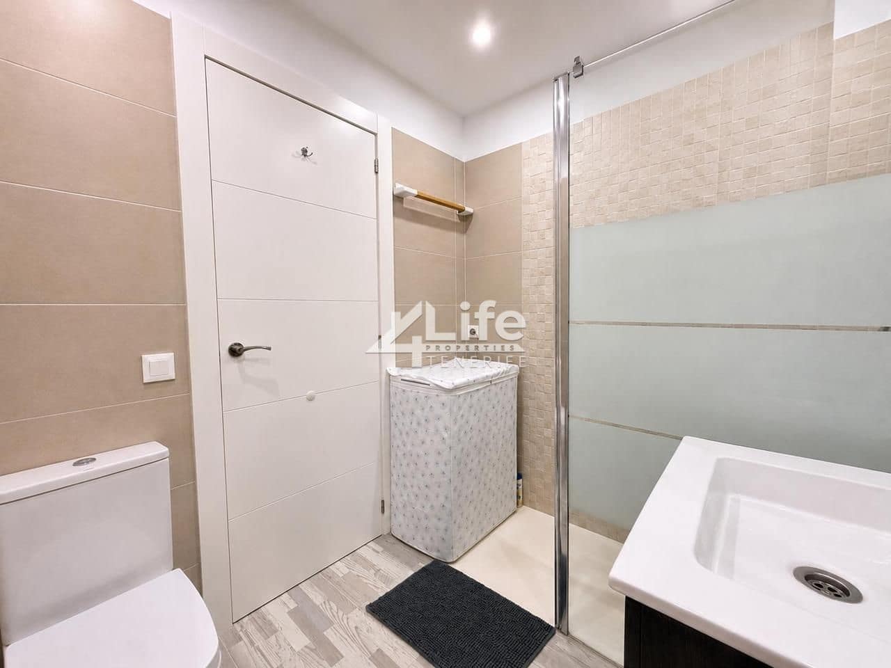 1 soveværelse Lejlighed til salg i Los Cristianos med swimmingpool garage - € 349.900 (Ref: 9999161)