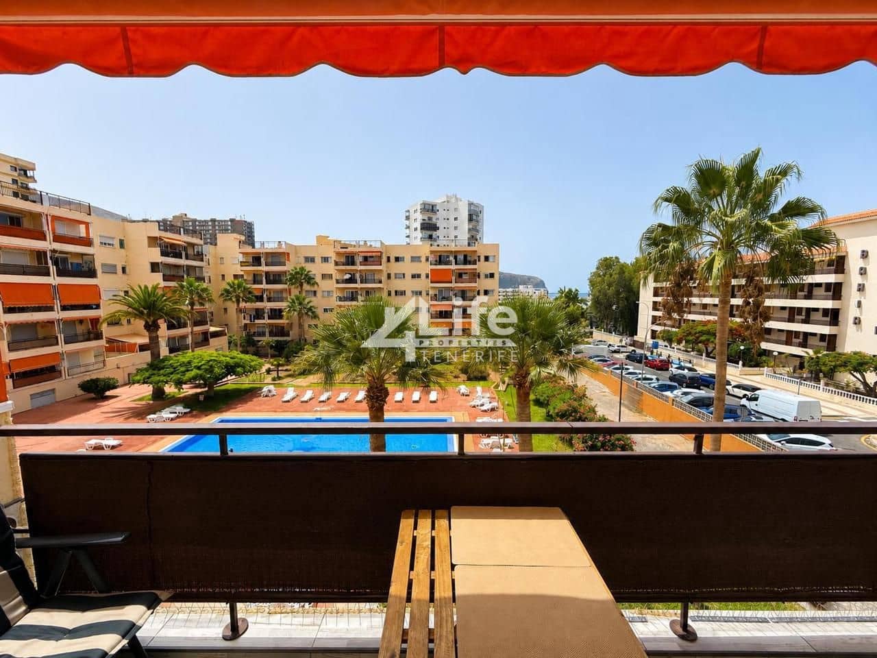 1 soveværelse Lejlighed til salg i Los Cristianos med swimmingpool garage - € 349.900 (Ref: 9999161)