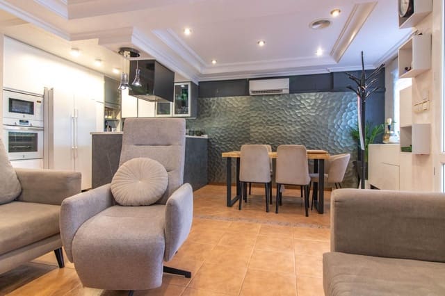 3 soverom Kjedet enebolig til salgs i Los Frutales, Torrevieja med svømmebasseng - € 320 000 (Ref: 8714728)