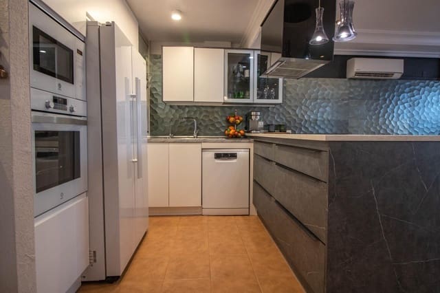 3 soverom Kjedet enebolig til salgs i Los Frutales, Torrevieja med svømmebasseng - € 320 000 (Ref: 8714728)