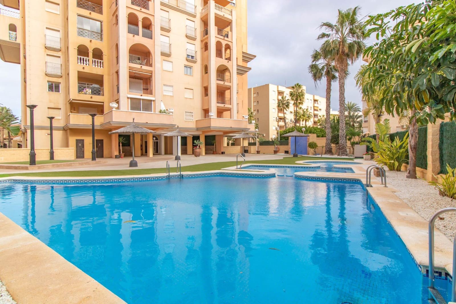 3 soverom Leilighet til salgs i Torrevieja med svømmebasseng - € 350 000 (Ref: 8836911)