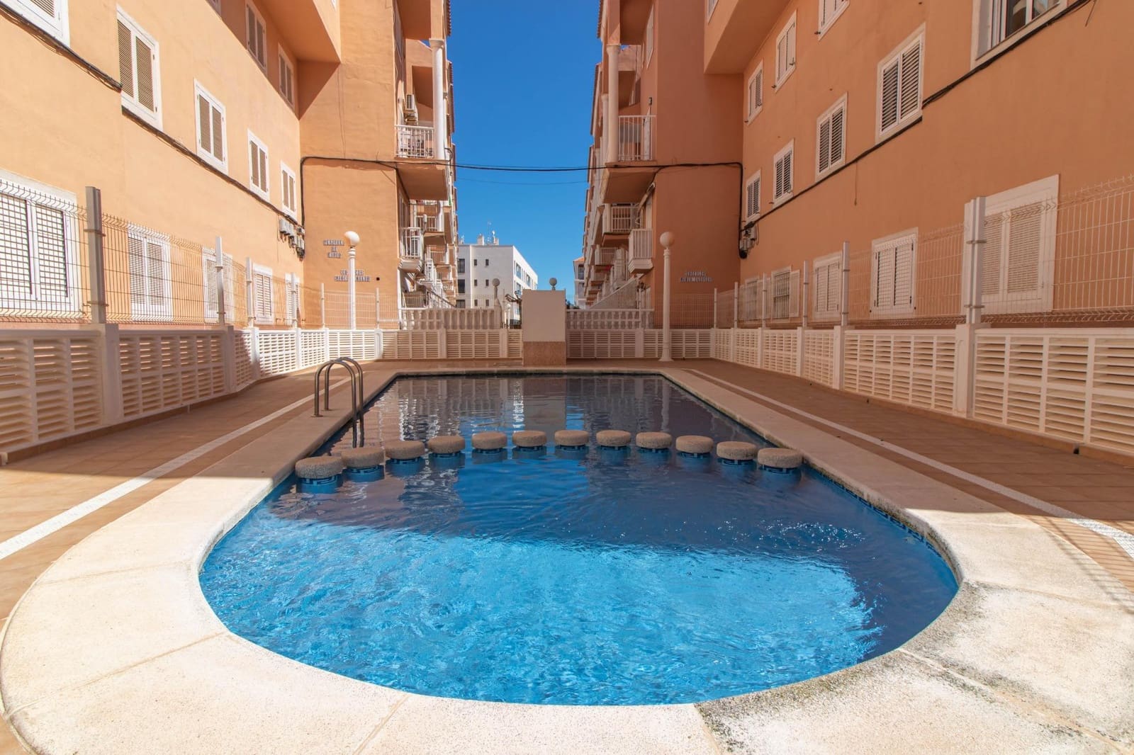 1 camera da letto Attico in vendita in Torrevieja con piscina - 139.990 € (Rif: 8900112)