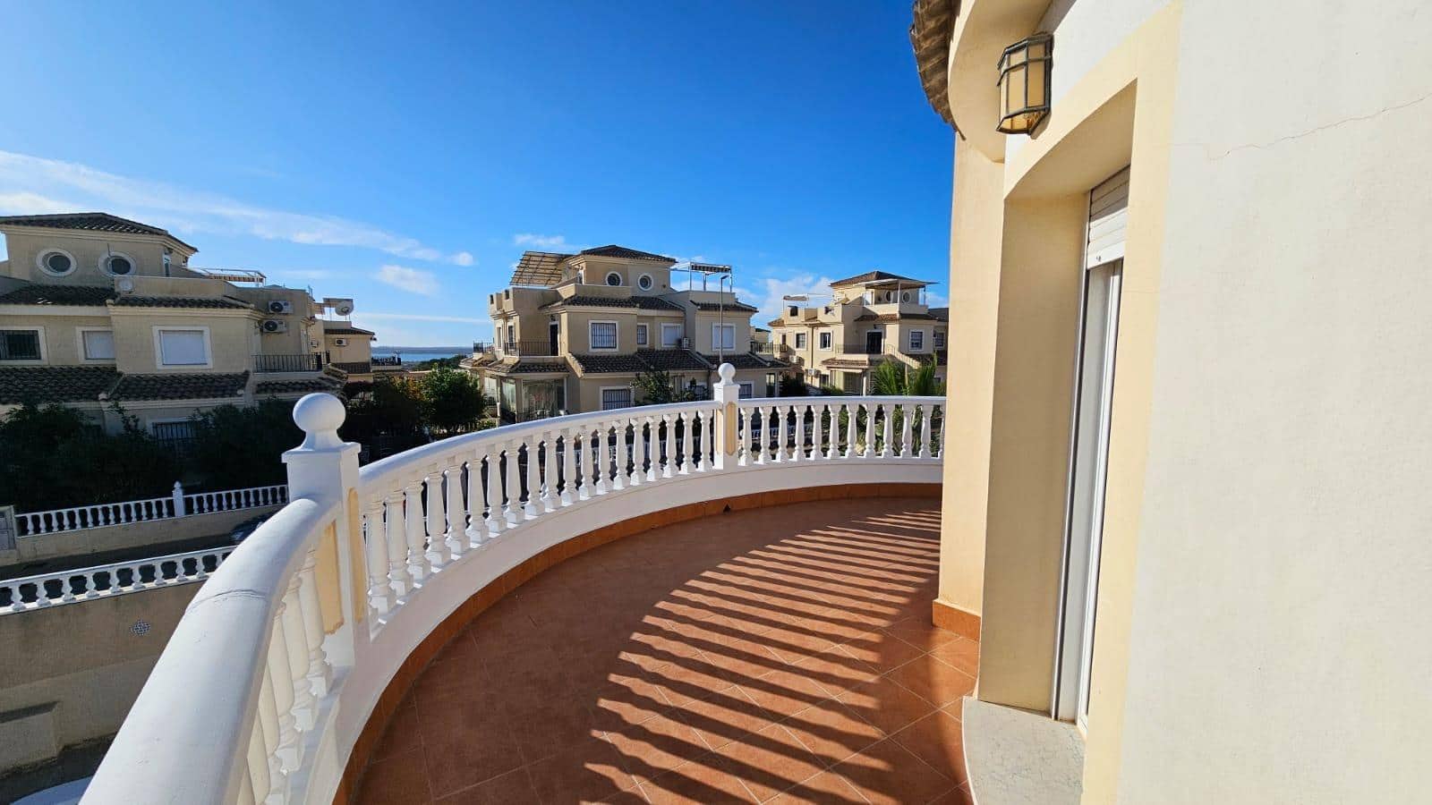 4 soveværelse Villa til salg i Lo Pepin med swimmingpool - € 399.950 (Ref: 8900113)