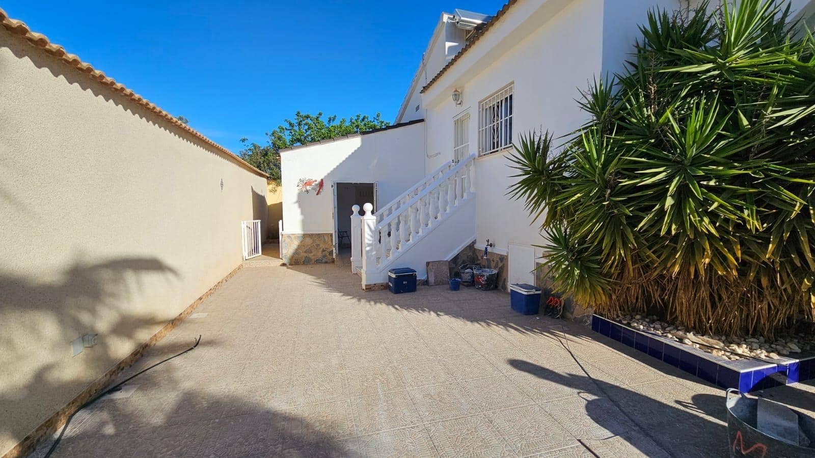 4 soveværelse Villa til salg i Lo Pepin med swimmingpool - € 399.950 (Ref: 8900113)