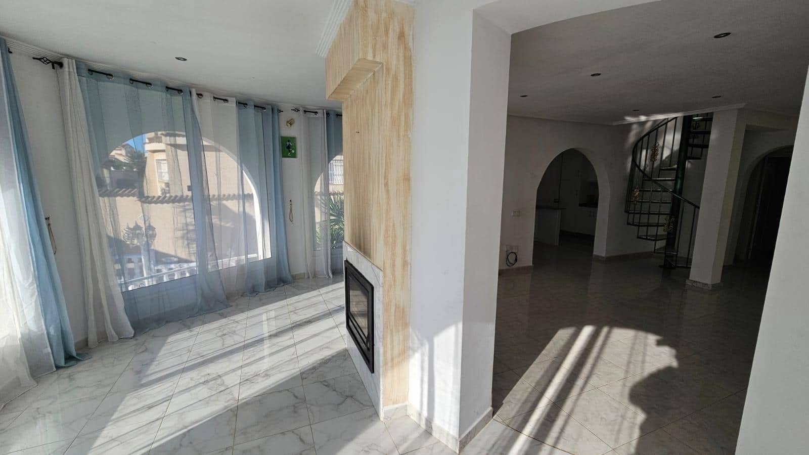 4 soveværelse Villa til salg i Lo Pepin med swimmingpool - € 399.950 (Ref: 8900113)