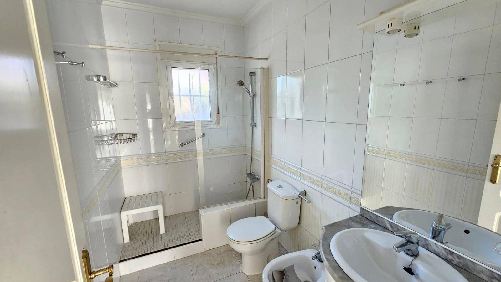 4 soveværelse Villa til salg i Lo Pepin med swimmingpool - € 399.950 (Ref: 8900113)